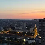 Appartement Tour Eiffel Piscine