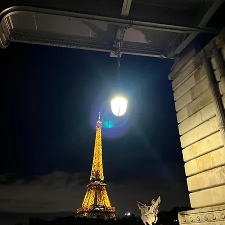 Tour Eiffel Piscine * Paris
